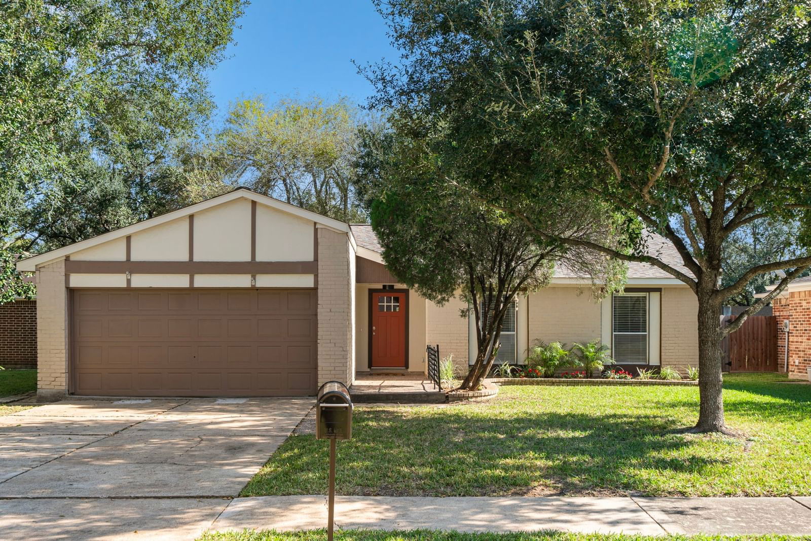 Real estate property located at 1514 Ashwood, Fort Bend, Covington Woods, Sugar Land, TX, US