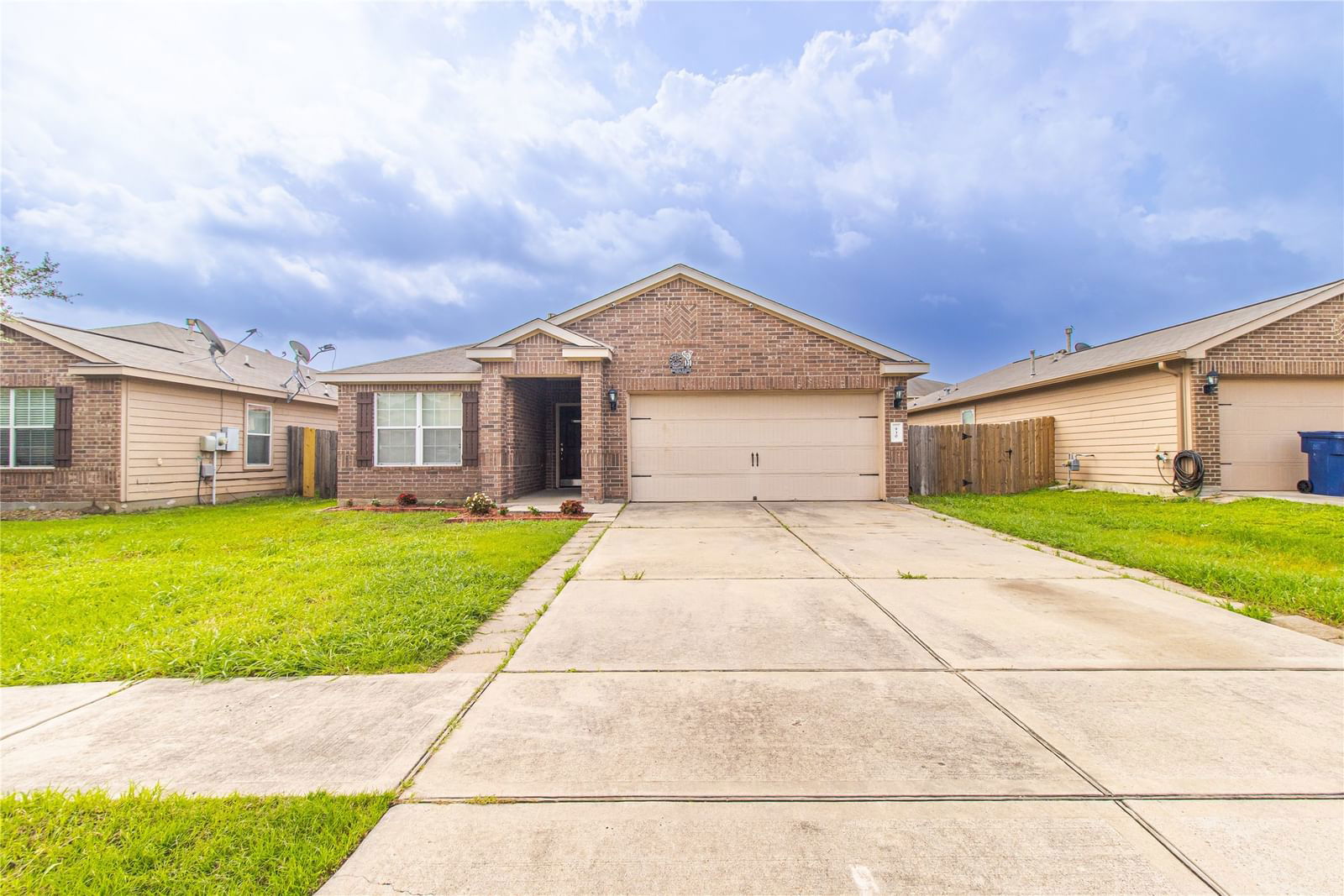 Real estate property located at 930 Paradise, Harris, West Mdws Sec, Baytown, TX, US