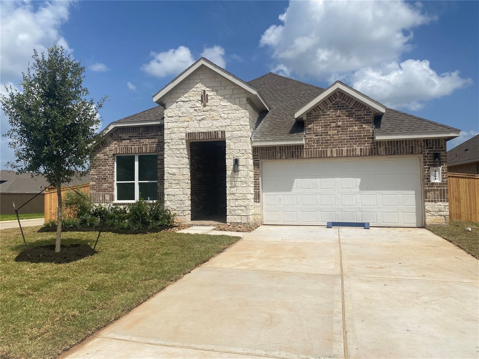 Real estate property located at 1561 Oakdale Crest, Montgomery, Montgomery, TX, US