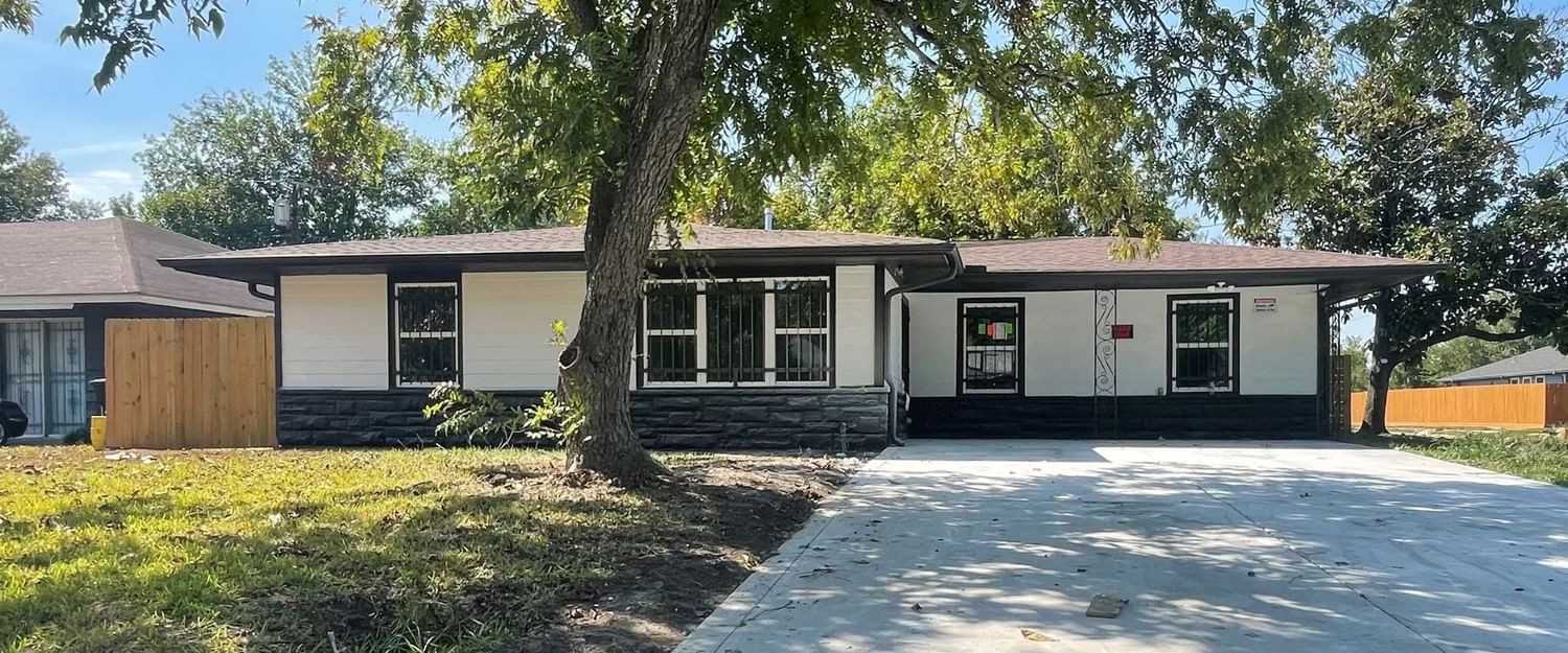 Real estate property located at 8002 Sharondale, Harris, Houston, TX, US