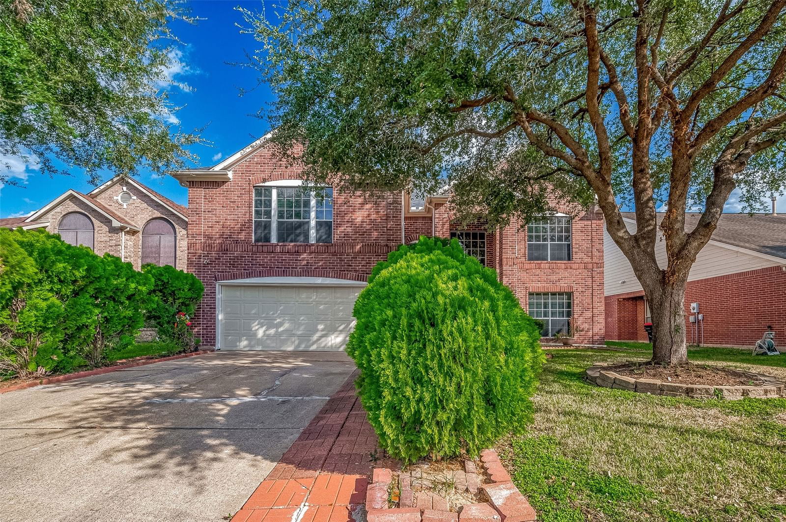 Real estate property located at 16511 Village View, Fort Bend, Village Of Oak Lake Sec 5, Sugar Land, TX, US