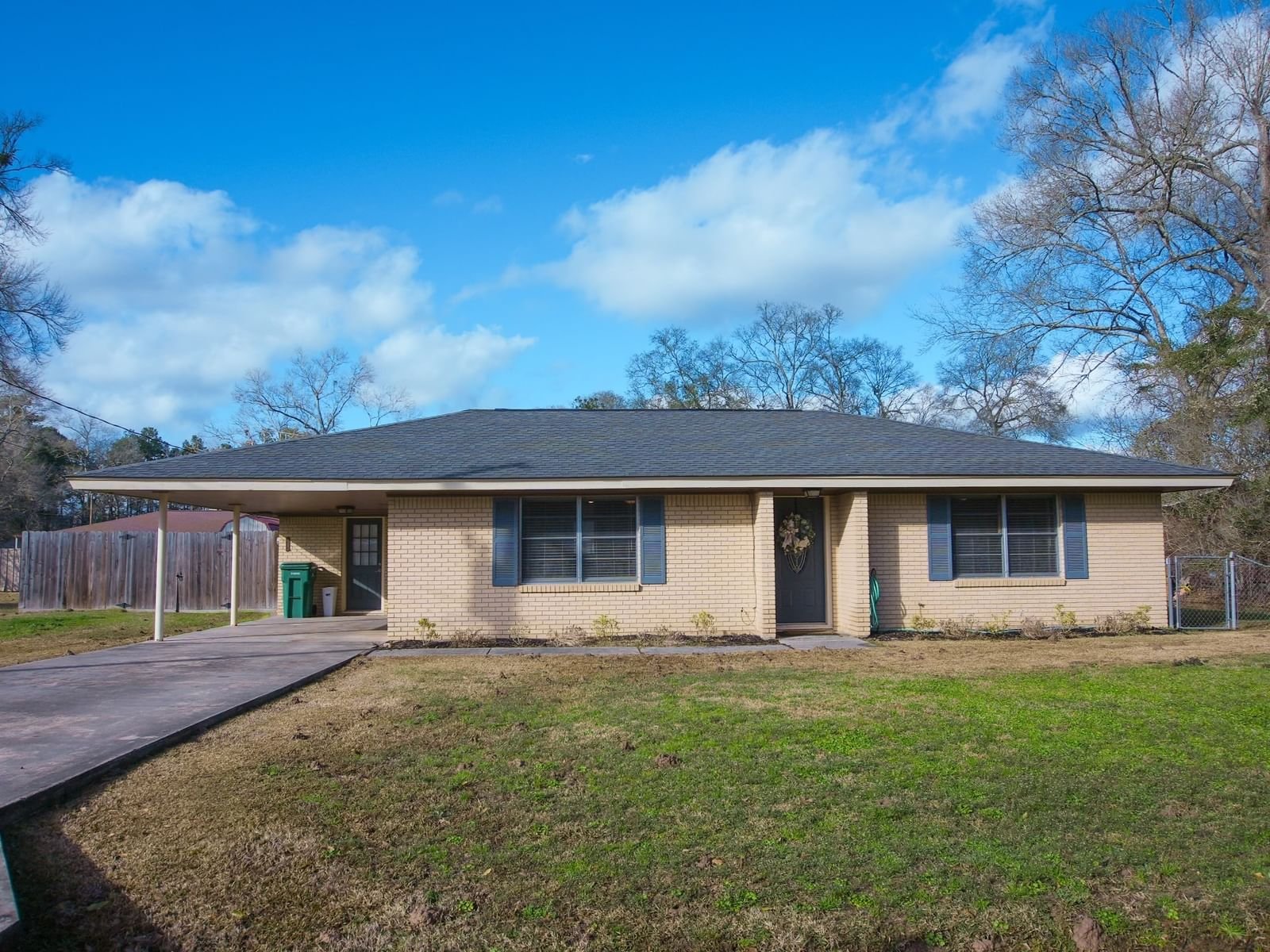 Real estate property located at 207 Dora, Liberty, Tanglewood, Cleveland, TX, US