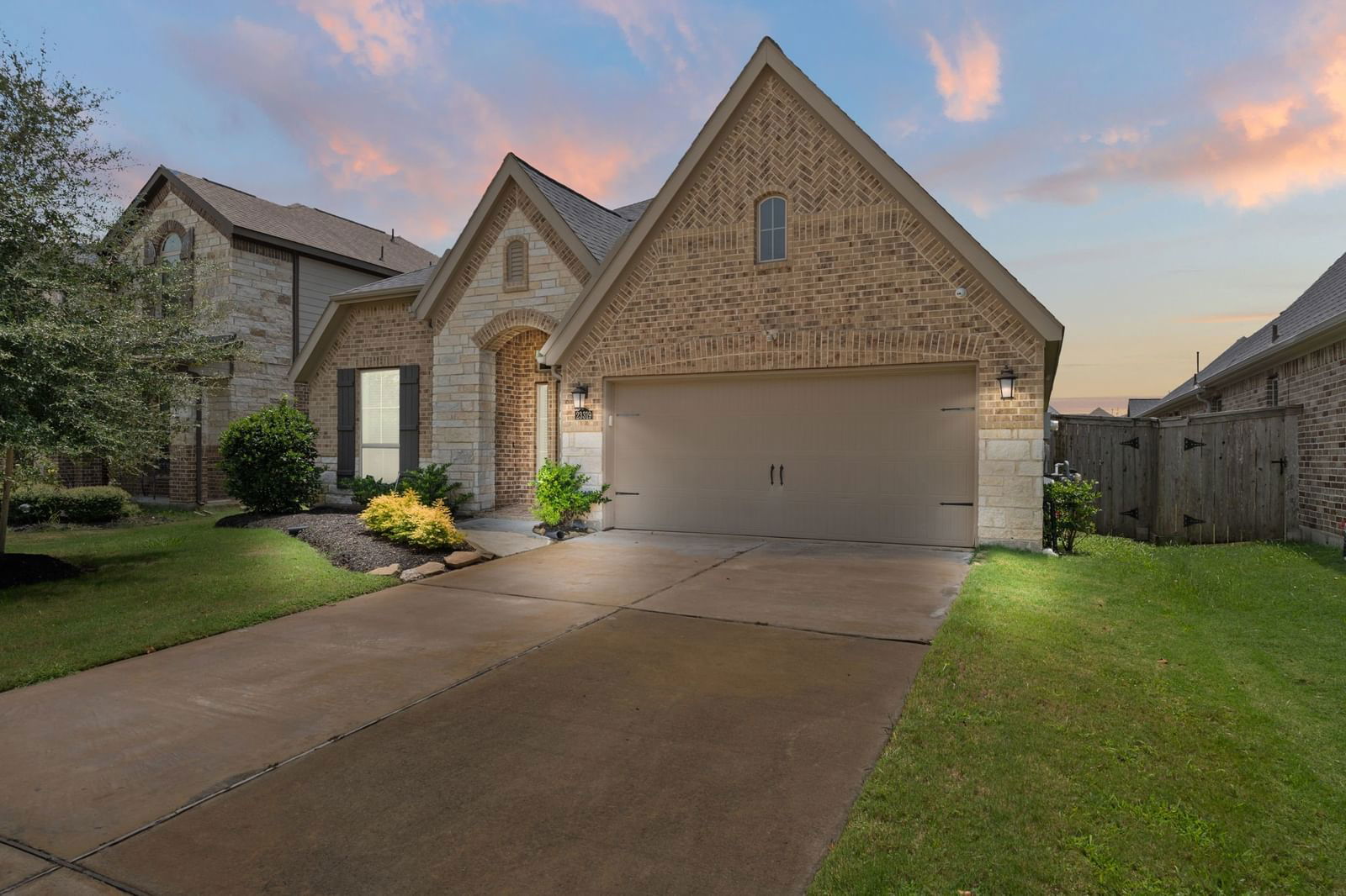 Real estate property located at 23319 Bingum Pass, Fort Bend, Veranda, Richmond, TX, US