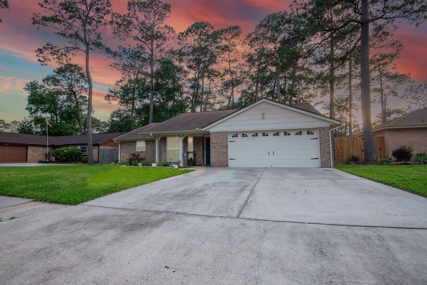Real estate property located at 3704 Autumn, Harris, Whispering Pines Sec 02, Baytown, TX, US