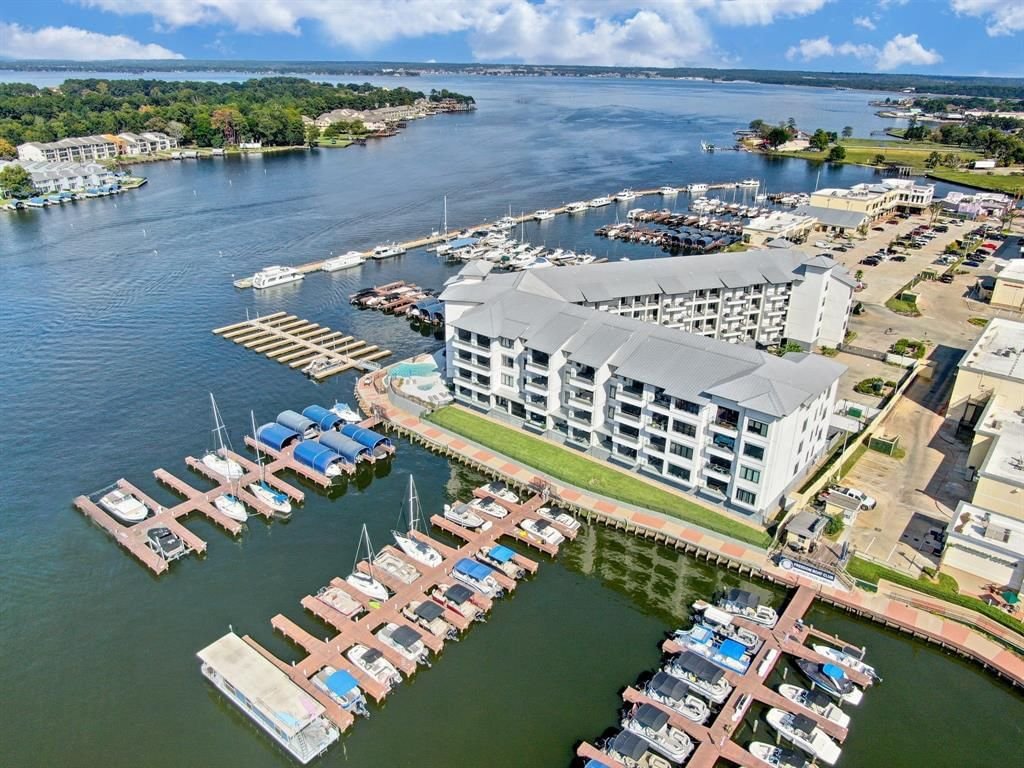 Real estate property located at 199 Waterpoint #301, Montgomery, Shoreline On Lake Conroe, Conroe, TX, US