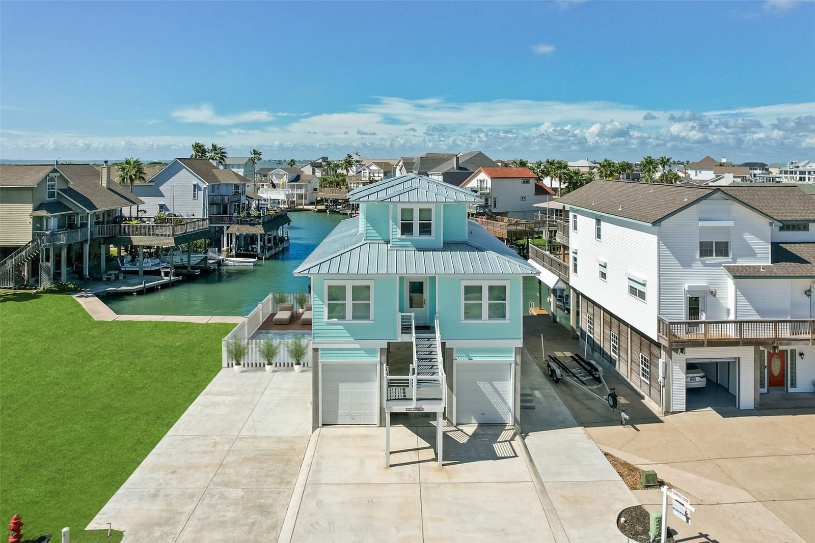Real estate property located at 147 Tamana, Galveston, Tiki Island 3, Galveston, TX, US