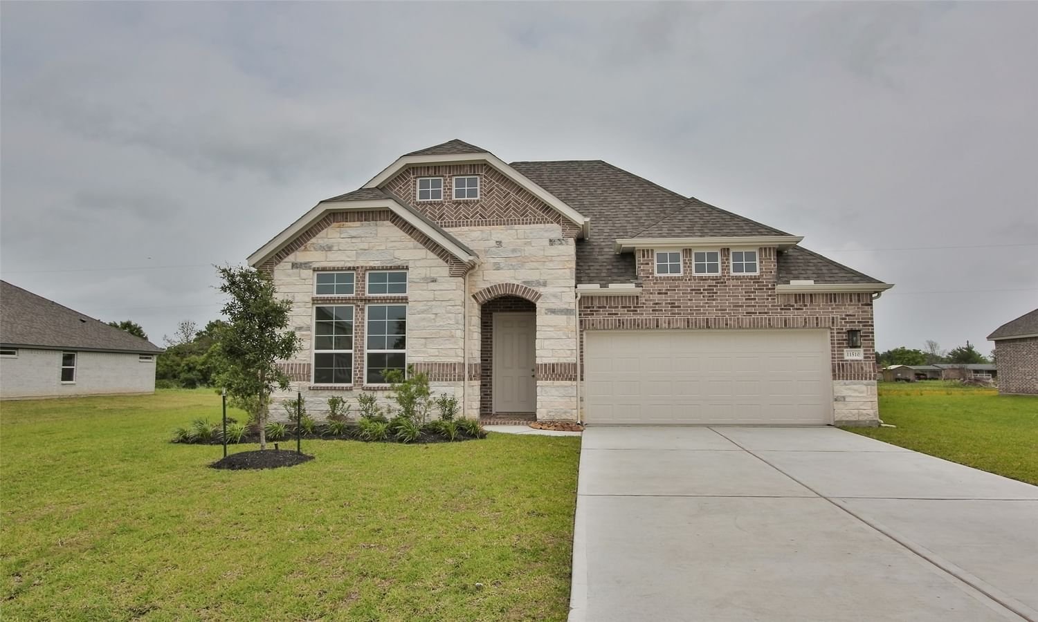 Real estate property located at 11510 East Wood, Chambers, Estates at Eagles Landing, Old River-Winfree, TX, US