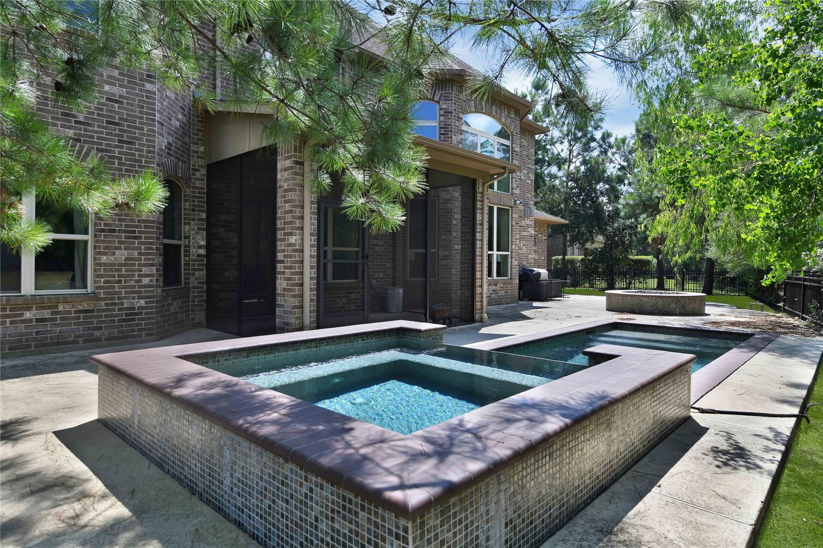 Real estate property located at 1218 Charing Cross Way, Harris, Barrington, Kingwood, TX, US