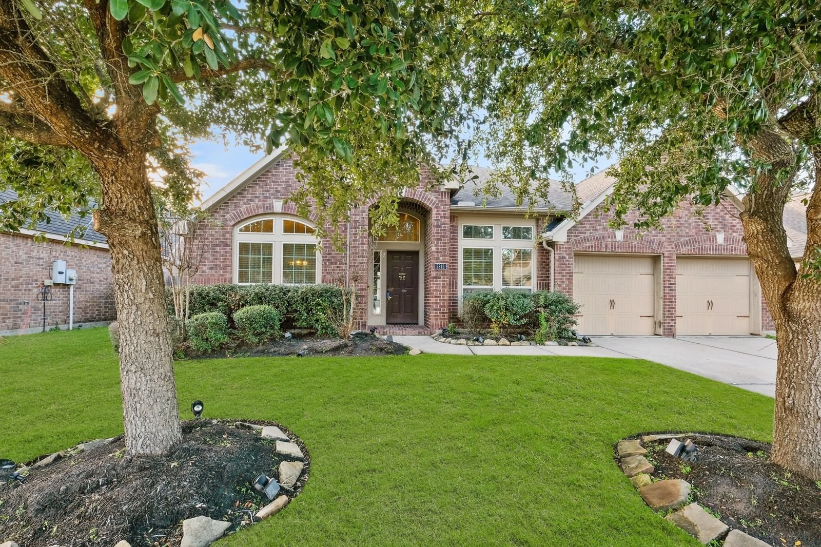 Real estate property located at 2812 Leafwood, Fort Bend, Shadow Creek Ranch Sf-55b, Pearland, TX, US