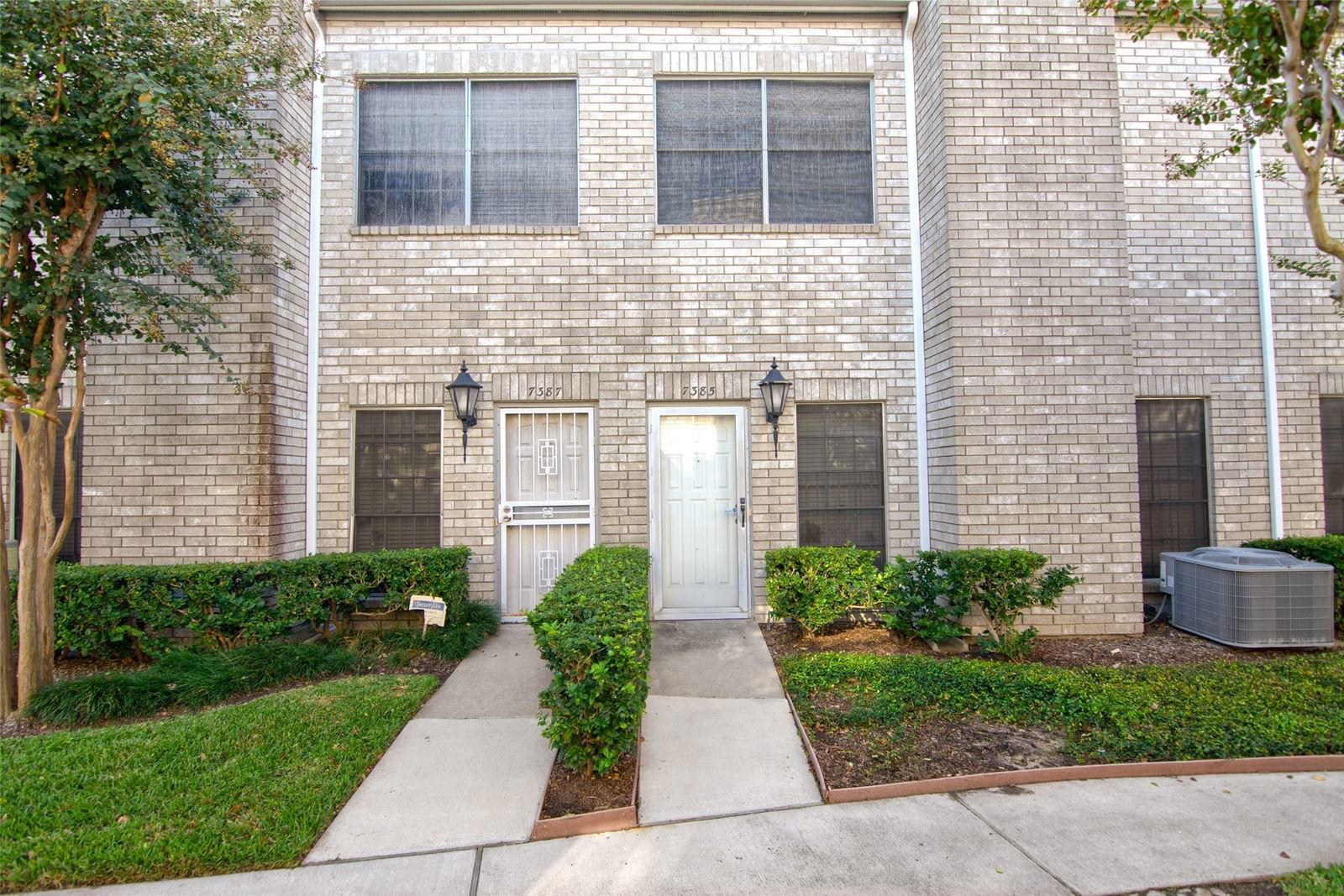 Real estate property located at 7385 Regency Square Court, Harris, Regency Court T/H Condo, Houston, TX, US