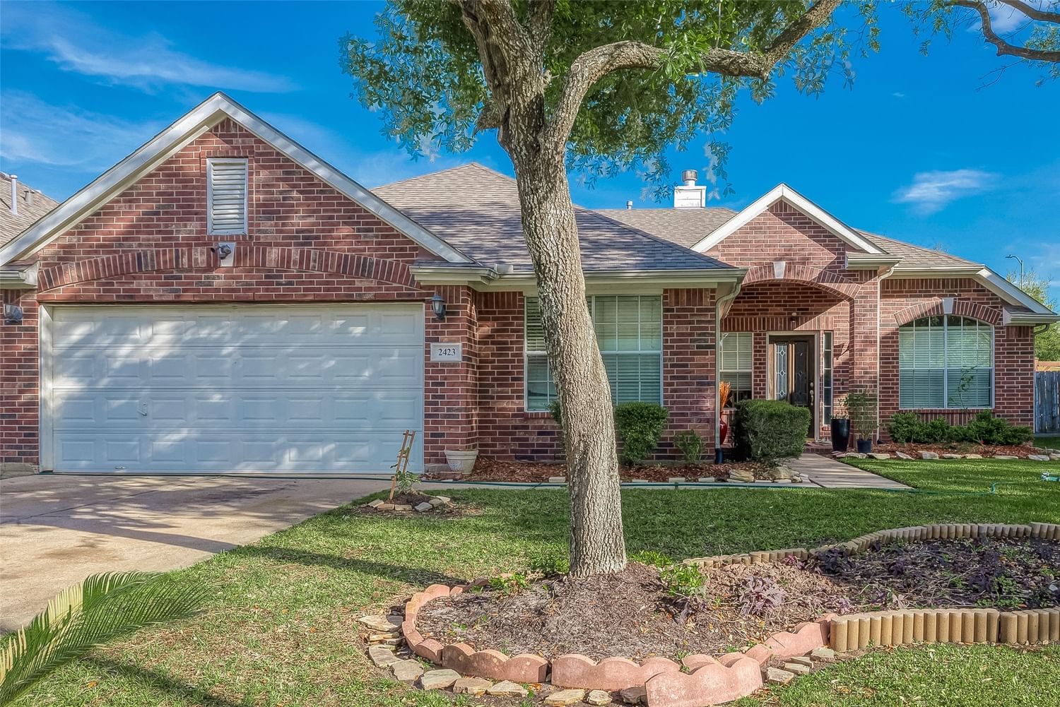 Real estate property located at 2423 Pine Shadows, Fort Bend, Riverpark Sec 2, Sugar Land, TX, US