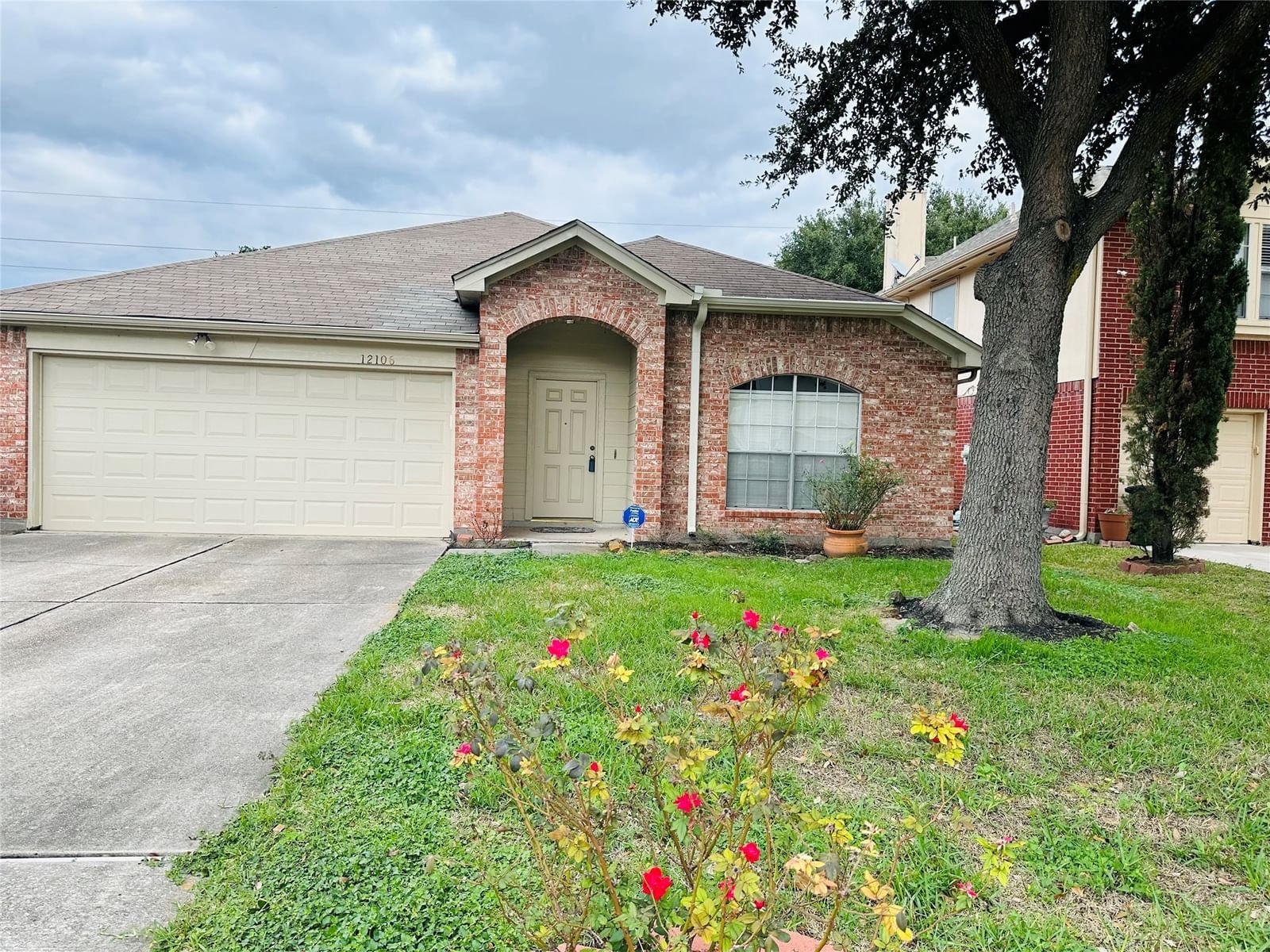 Real estate property located at 12106 Cobbs Creek, Harris, Heritage Village Sec 02, Houston, TX, US
