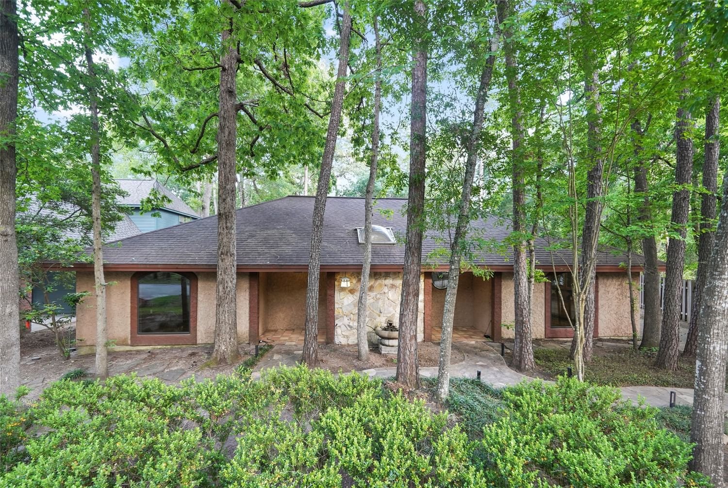 Real estate property located at 2 Tangle Brush, Montgomery, Woodlands Village Panther Creek 06, The Woodlands, TX, US