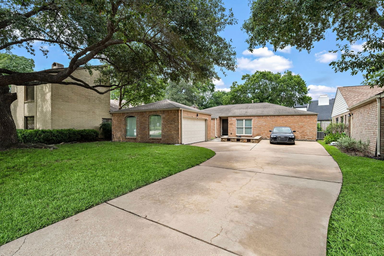 Real estate property located at 1007 Forest Home, Harris, Briarhills Sec 01, Houston, TX, US