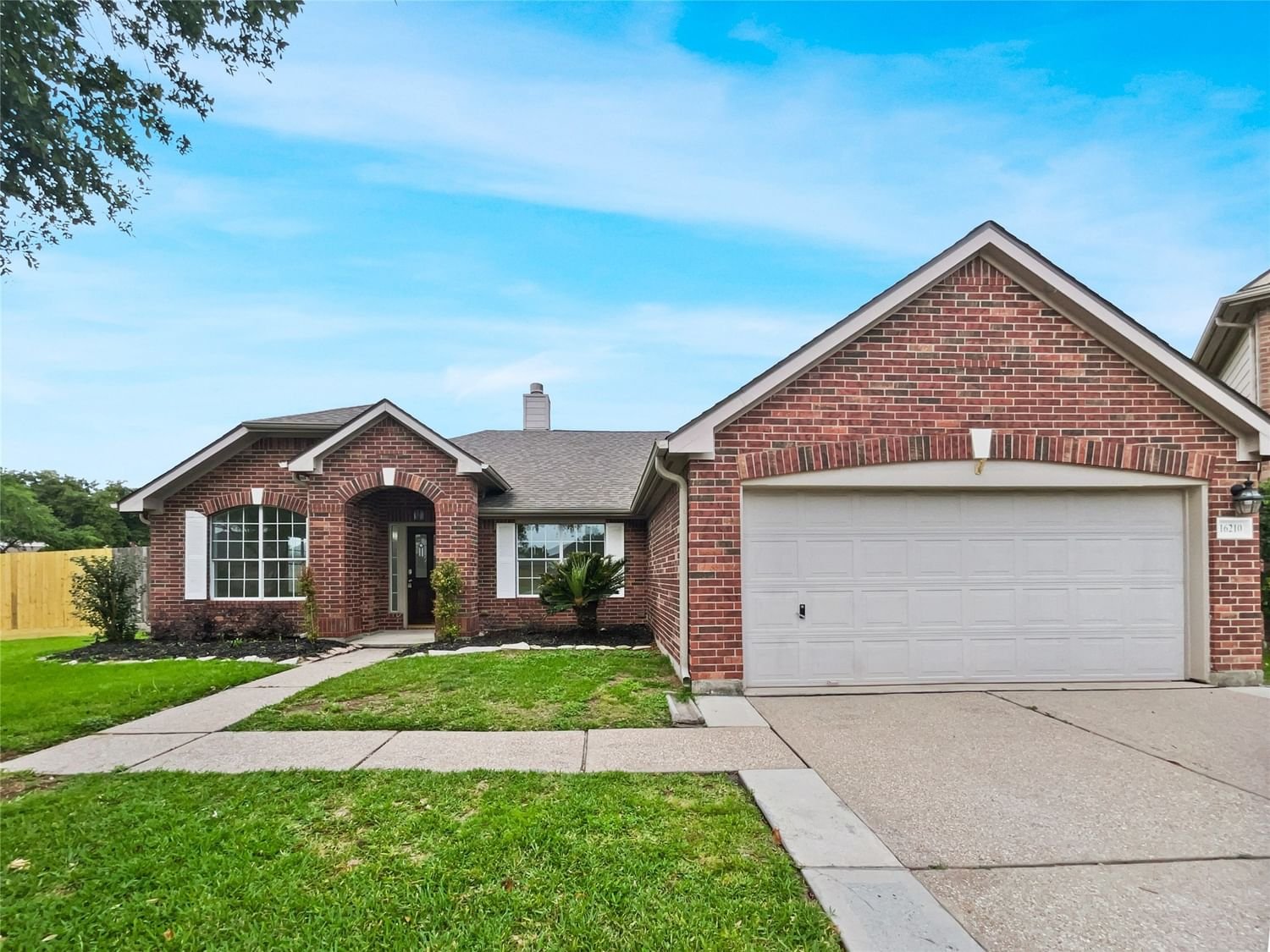 Real estate property located at 16210 Mountain Timber, Harris, Heritage Park Sec 26, Friendswood, TX, US