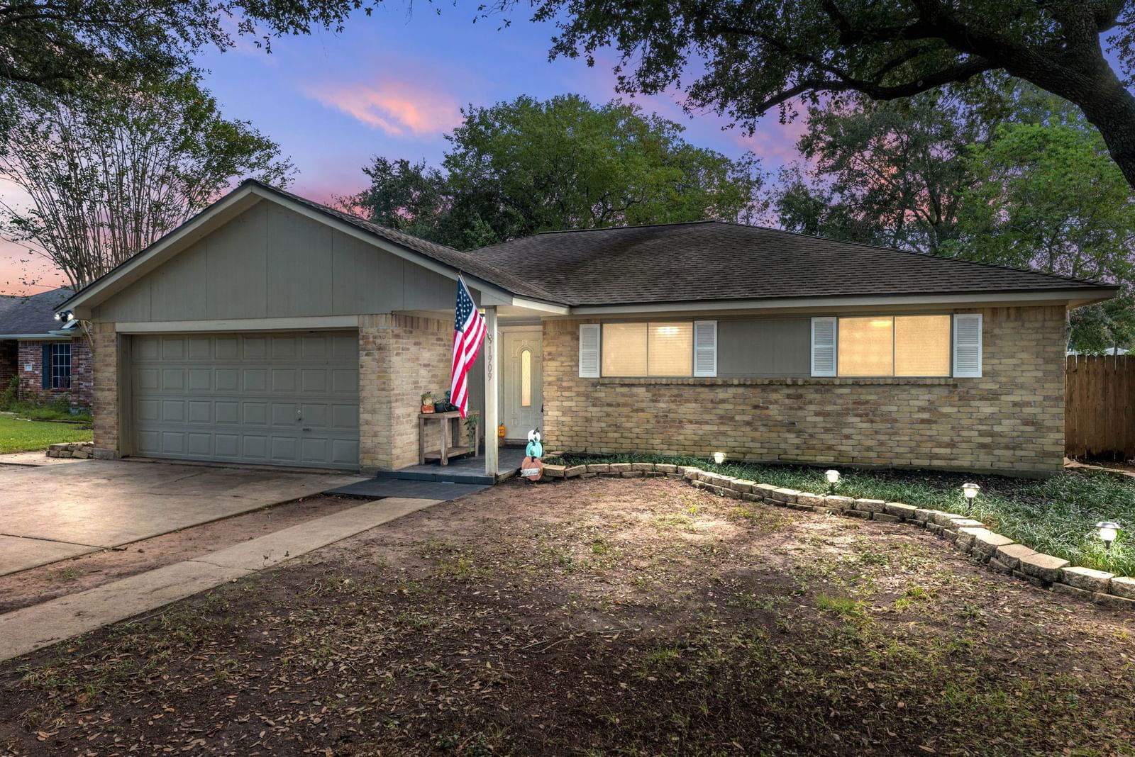 Real estate property located at 1909 Grant, Fort Bend, Cambridge Village, Rosenberg, TX, US