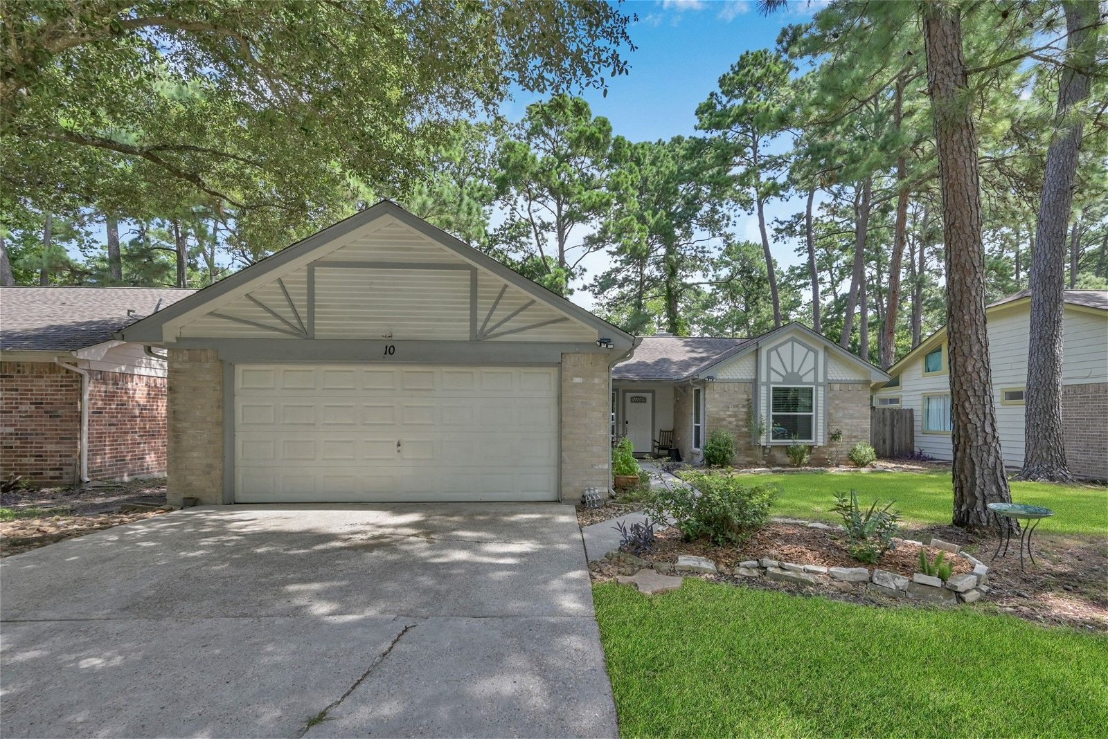 Real estate property located at 10 Fairmeade Bend, Montgomery, The Woodlands, TX, US