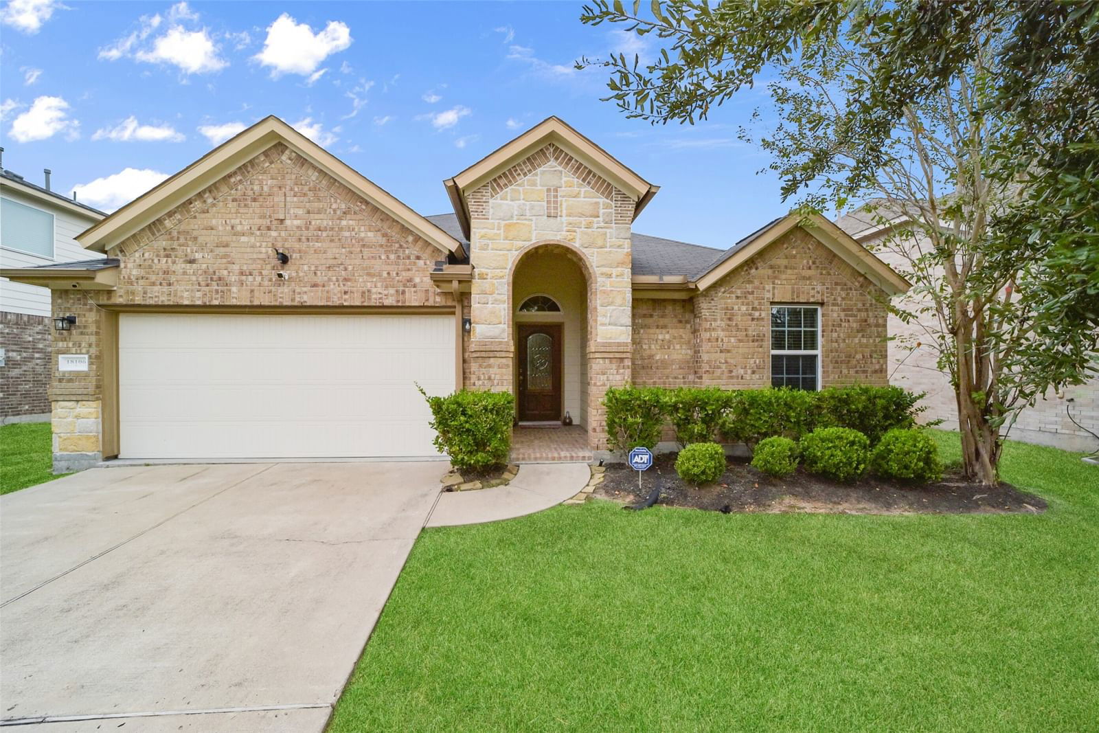 Real estate property located at 18106 Cimmaron Oak, Fort Bend, Mission Sierra, Richmond, TX, US