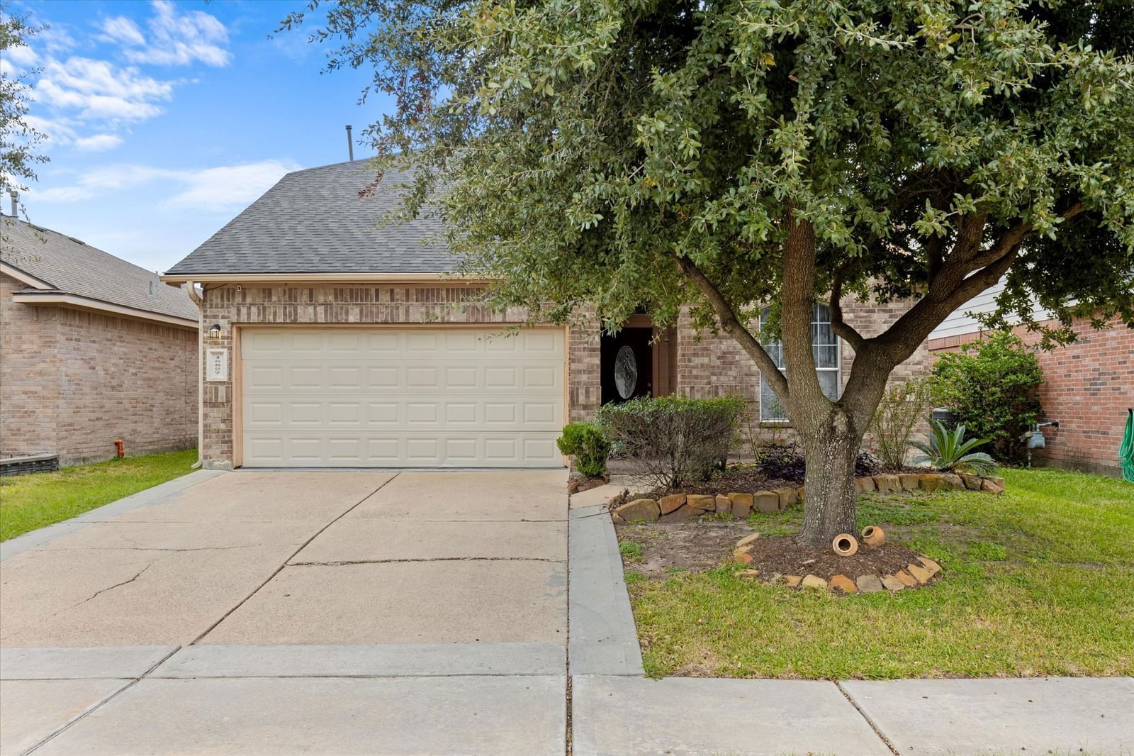 Real estate property located at 15827 Mountain Mist Trl, Harris, Carpenters Landing, Houston, TX, US