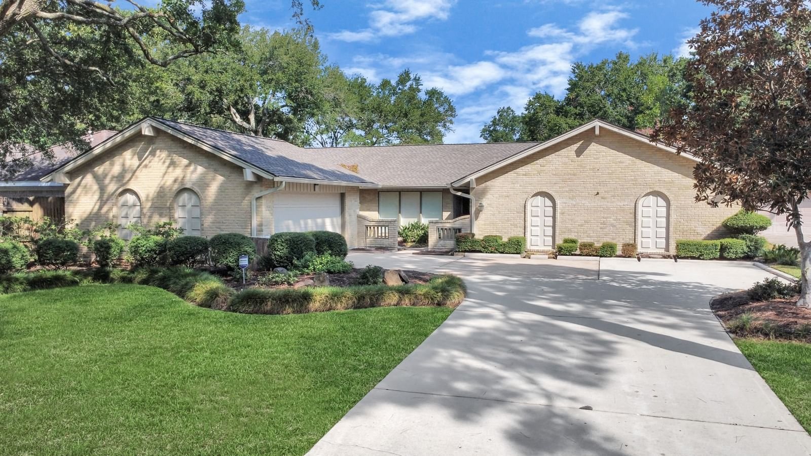 Real estate property located at 4015 Bayou Grove, Harris, Clear Lake Forest Sec 01, Seabrook, TX, US