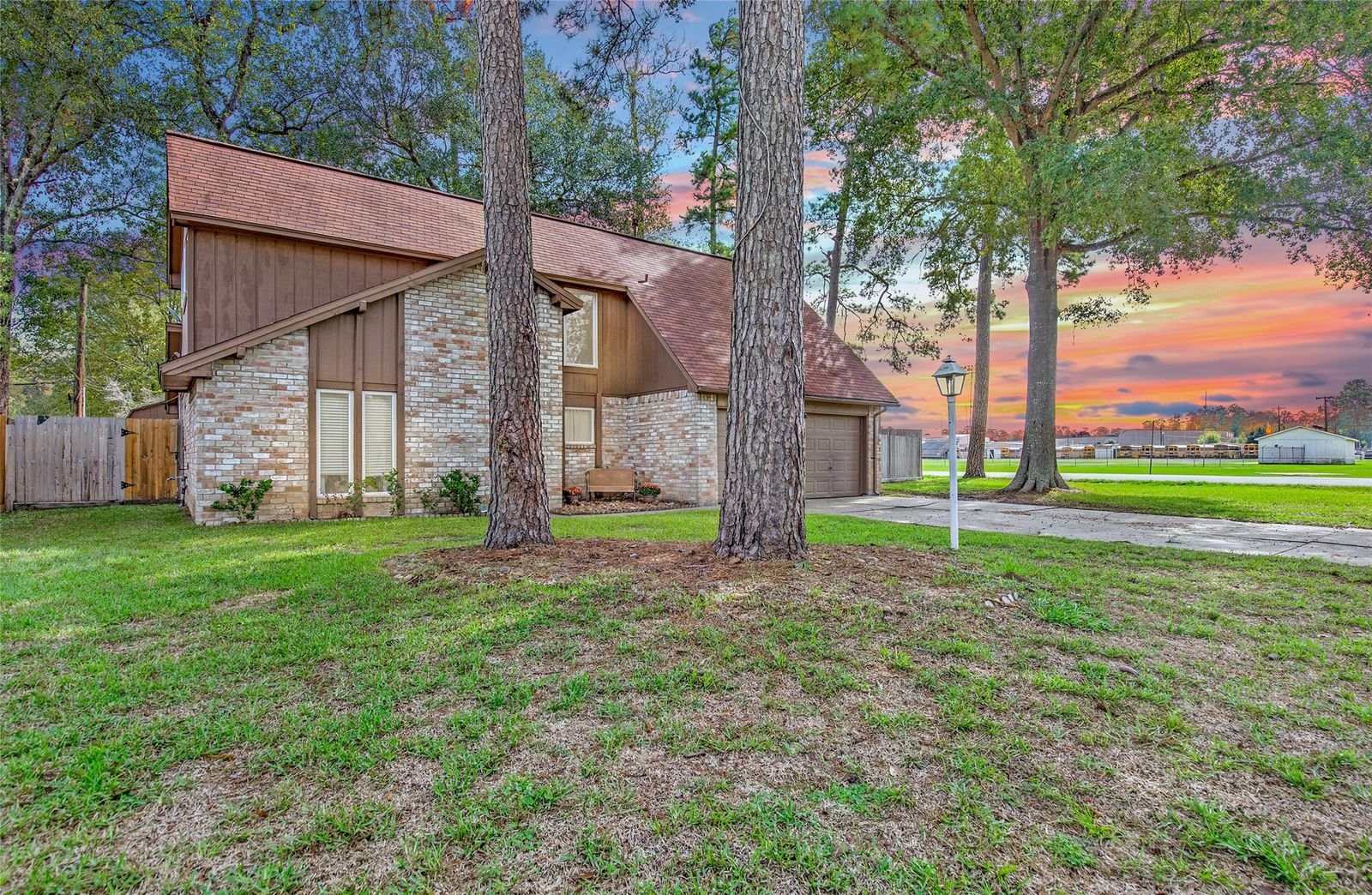 Real estate property located at 24602 Long Trail, Harris, Lakewood Heights, Huffman, TX, US