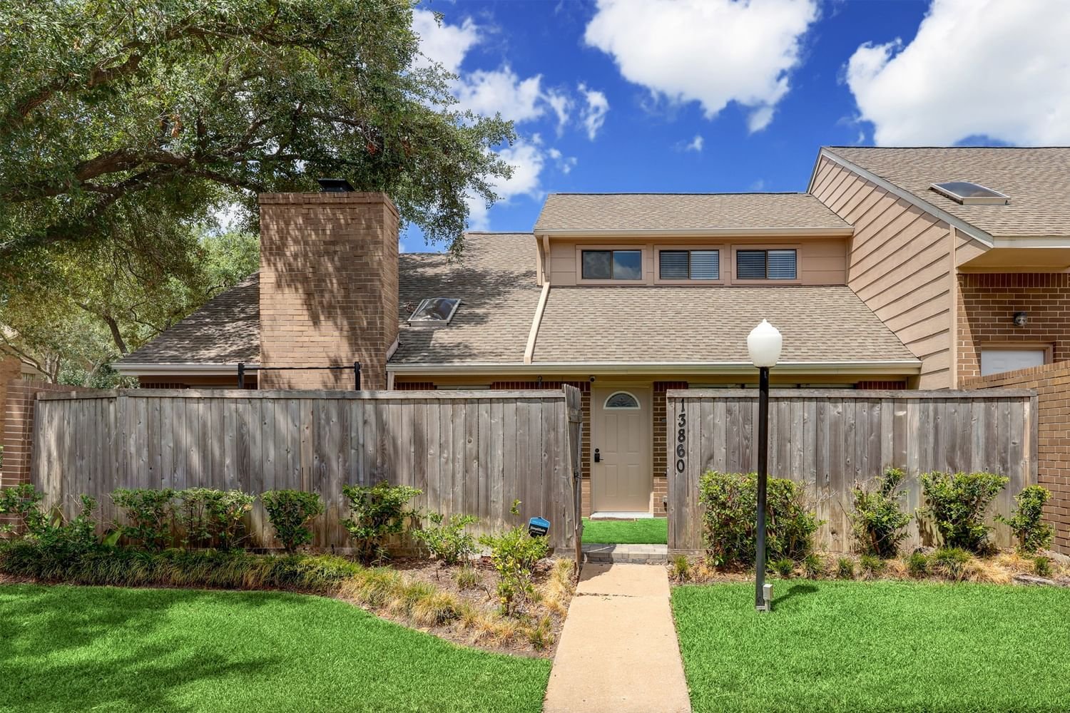 Real estate property located at 13860 Hollowgreen #303/1, Harris, Houston, TX, US