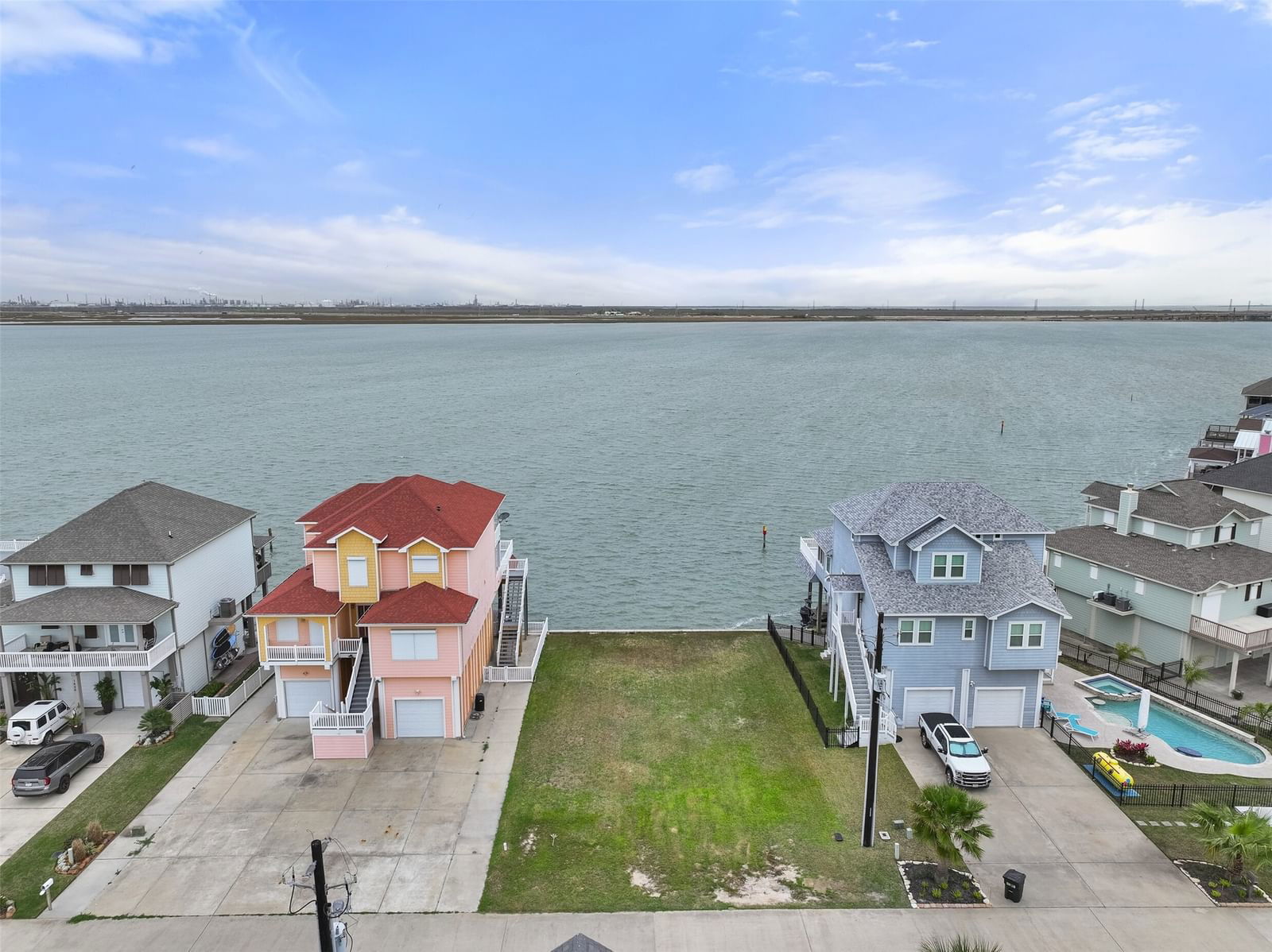 Real estate property located at 0 Windsong Way, Galveston, Tiki Island 8, Tiki Island, TX, US