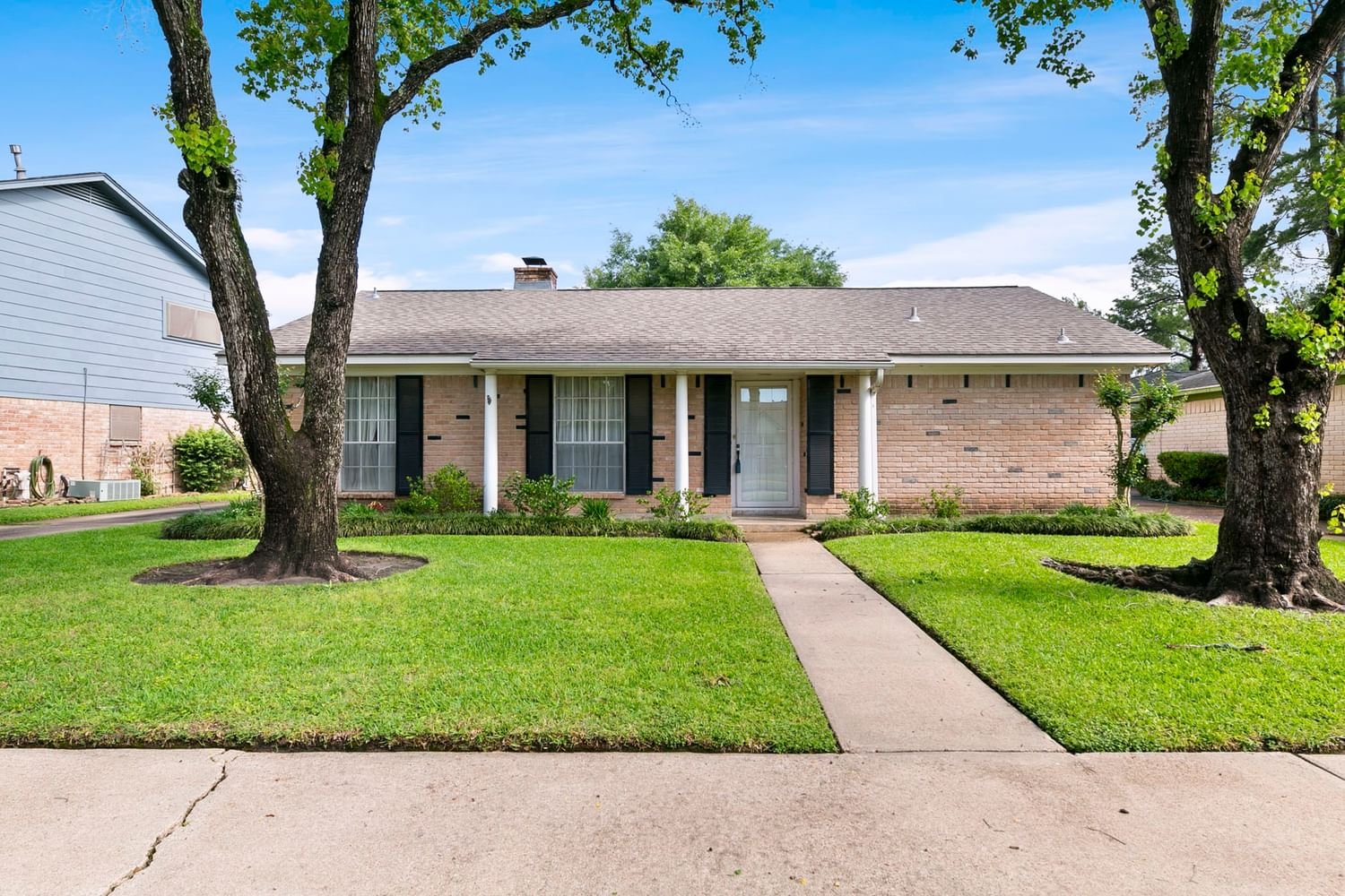Real estate property located at 9726 Springmont, Harris, Kempwood North, Houston, TX, US