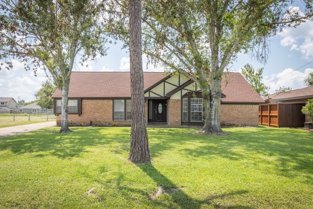 Real estate property located at 6105 Bending Bough, Brazoria, Beechwood Rep, Angleton, TX, US