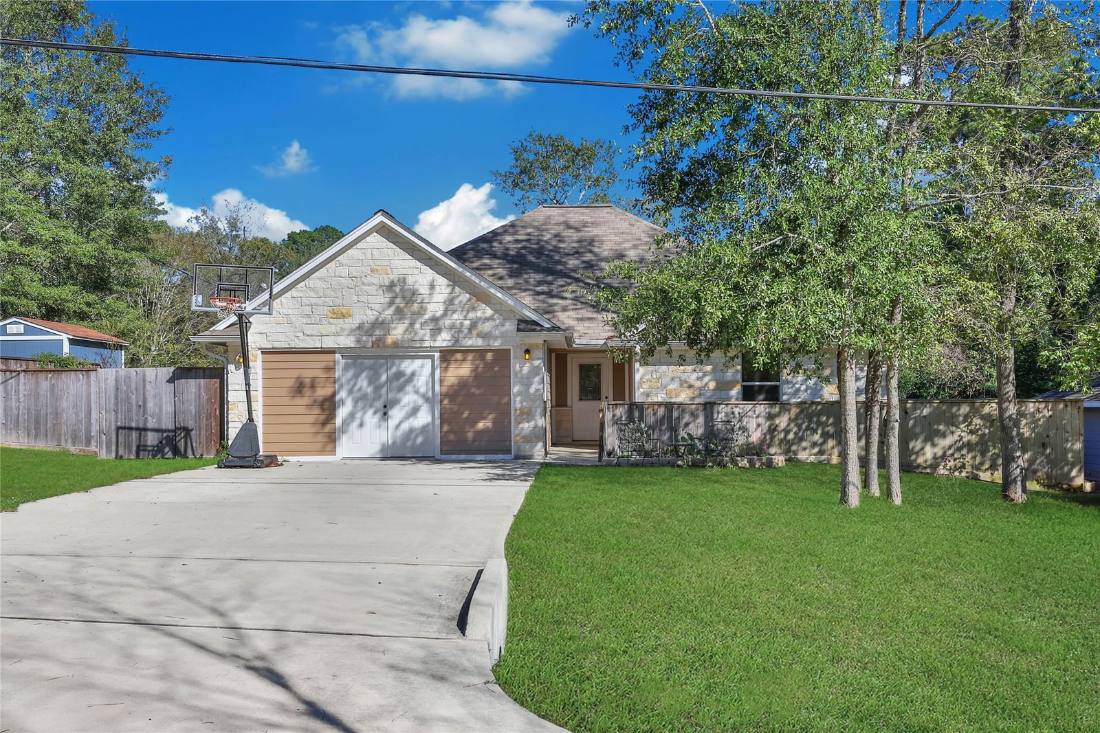 Real estate property located at 12466 Royal Lake, Montgomery, Royal Forest 01, Willis, TX, US