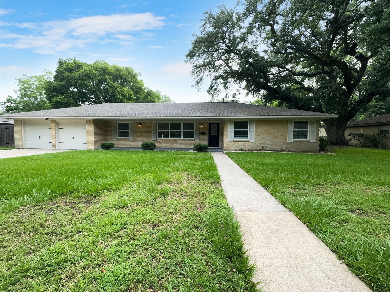 Real estate property located at 1502 Olive, Harris, Richardson Place, Baytown, TX, US