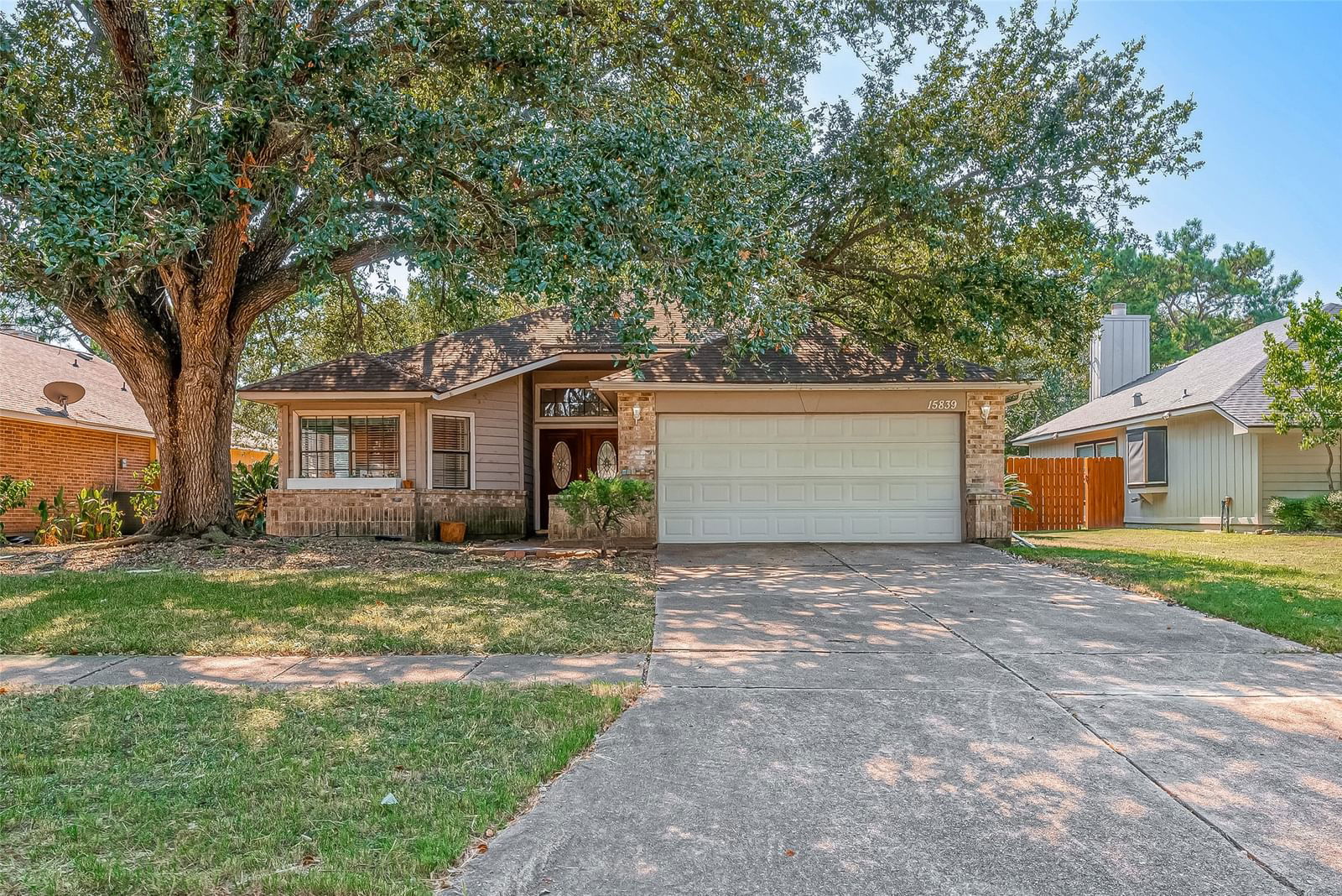 Real estate property located at 15839 Meadow Village, Harris, Copperfield Northmead Village, Houston, TX, US