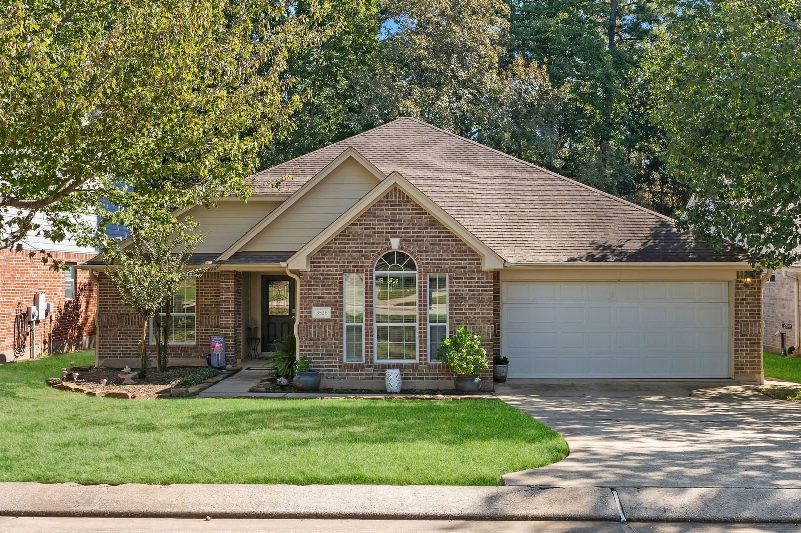 Real estate property located at 3526 White Oak Point, Montgomery, White Oak Point, Conroe, TX, US