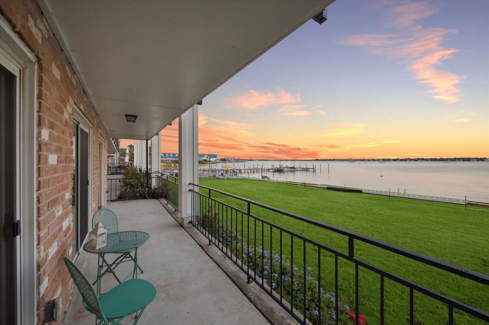 Real estate property located at 3535 NASA Parkway #107, Harris, Natchez Landing Condo, Seabrook, TX, US