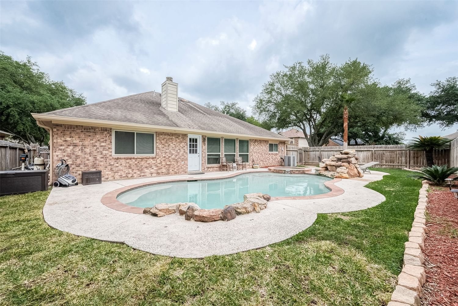 Real estate property located at 3119 Watercastle, Galveston, South Shore Village, League City, TX, US
