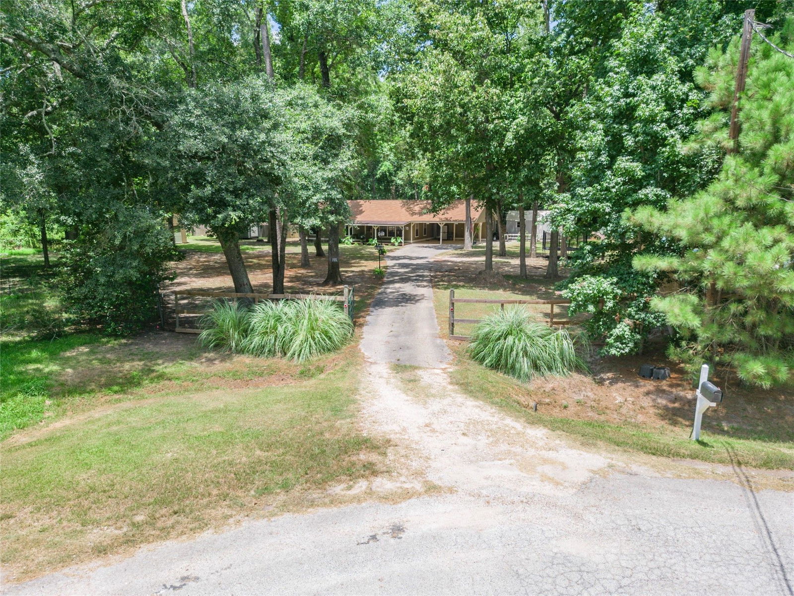 Real estate property located at 384 County Road 4284, Liberty, Dayton, TX, US