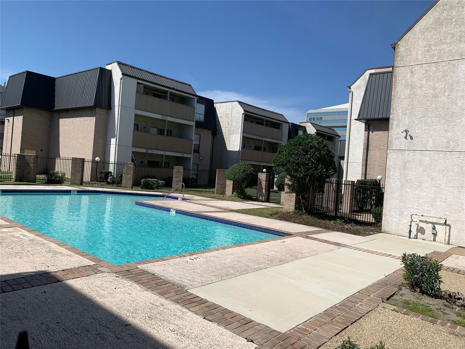 Real estate property located at 8521 Hearth Dr Unit 34, Harris, Hearthwood Condo Sec 01, Houston, TX, US