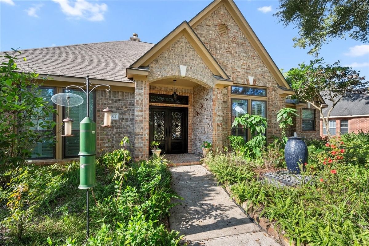 Real estate property located at 4327 Brook Shadow, Harris, Greentree Village Sec 06, Houston, TX, US