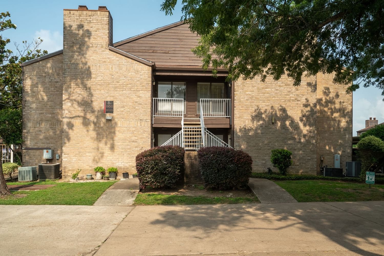 Real estate property located at 6633 Airport #916, Harris, Fondren Crossing Condo, Houston, TX, US