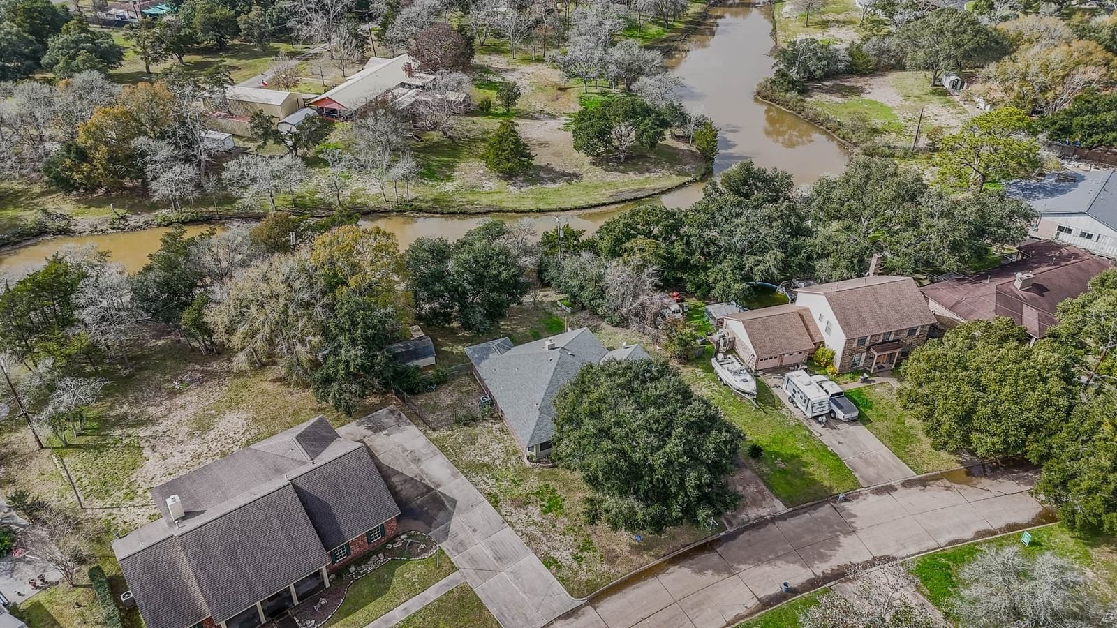 Real estate property located at 111 Bayou Glen, Galveston, Oak Ridge, Hitchcock, TX, US