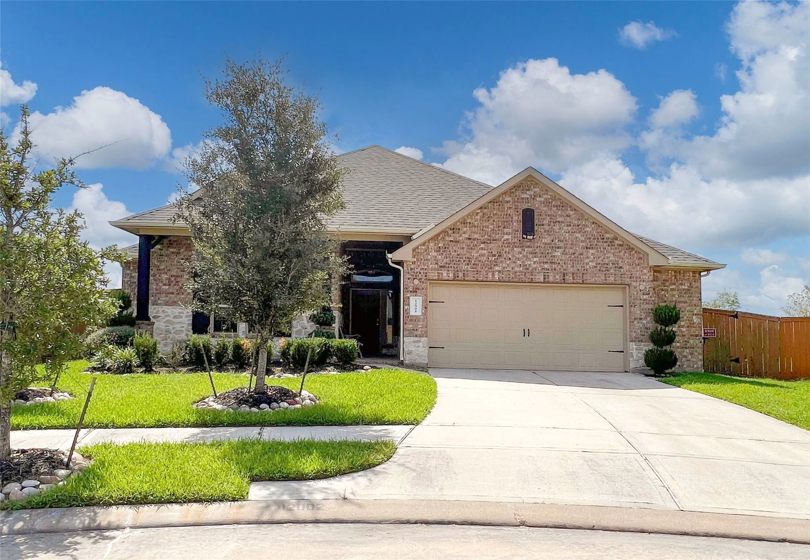 Real estate property located at 12002 Delwood Terrace, Harris, Balmoral, Humble, TX, US