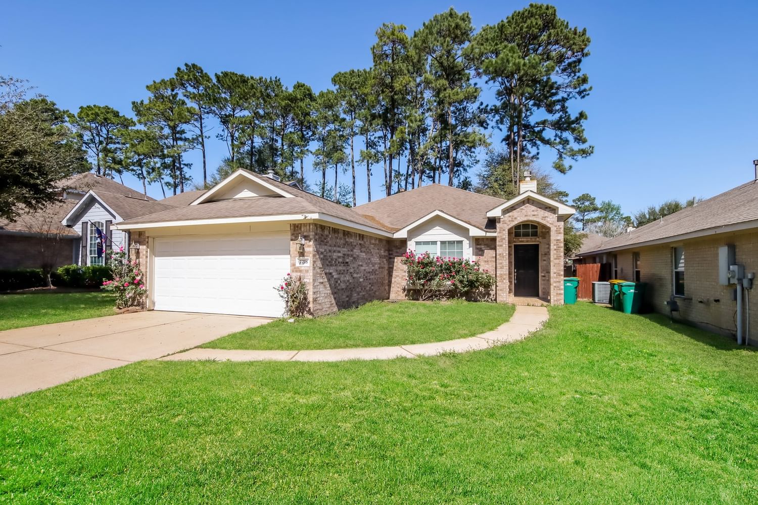 Real estate property located at 2218 Trey Rogillios, Montgomery, Teas Lakes 01, Conroe, TX, US