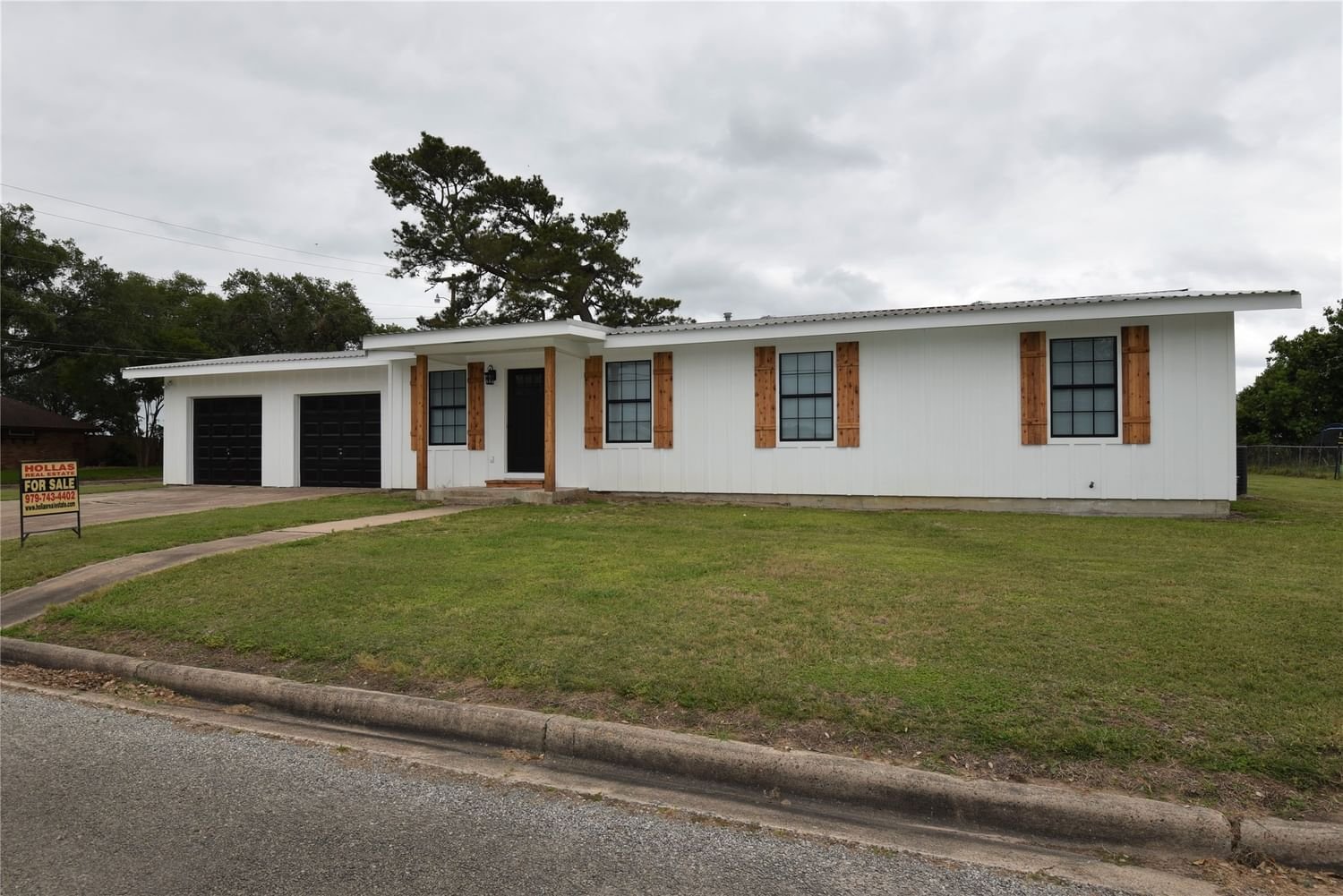 Real estate property located at 108 Rick Drive, Lavaca, Highland Terrace Addn, Hallettsville, TX, US