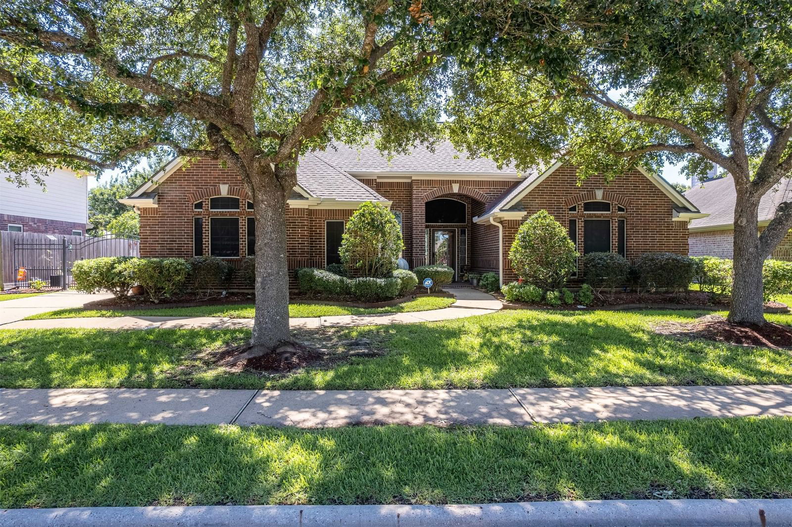 Real estate property located at 4206 Waterwood, Harris, Country Club Estates Sec 01, Baytown, TX, US