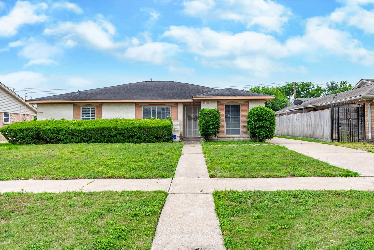 Real estate property located at 9015 Jackwood, Harris, Sharpstown Country Club Terrac, Houston, TX, US