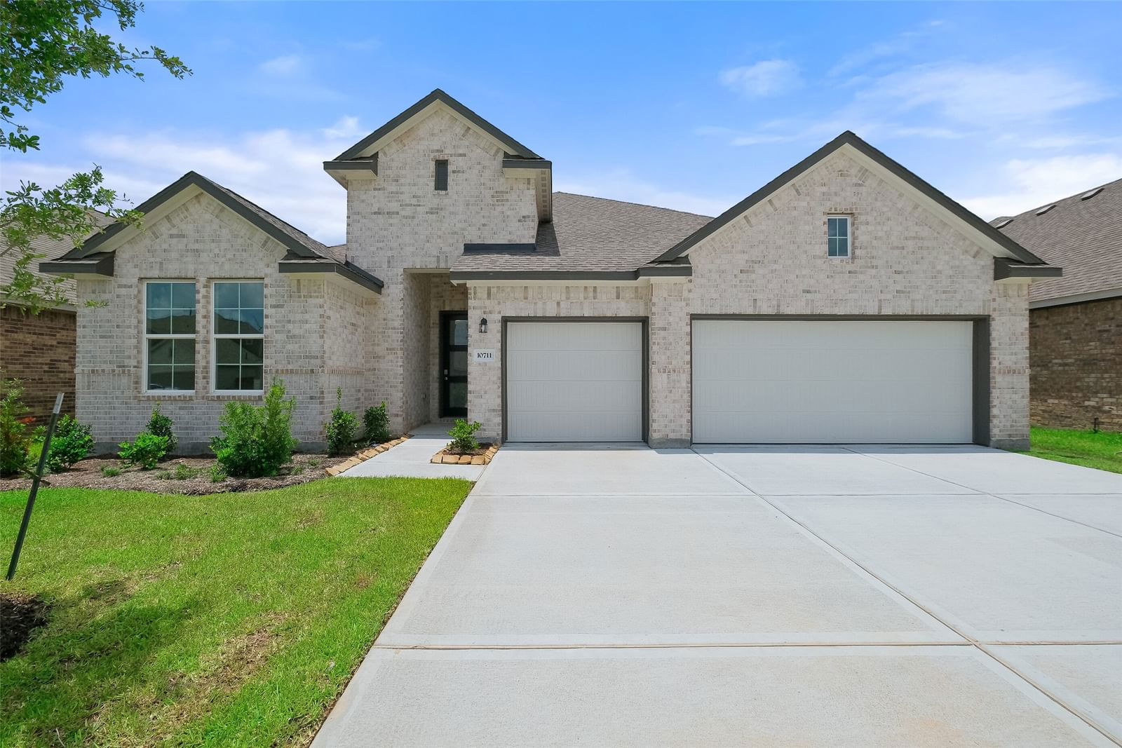 Real estate property located at 10711 Amador Peak, Brazoria, Sierra Vista West, Rosharon, TX, US