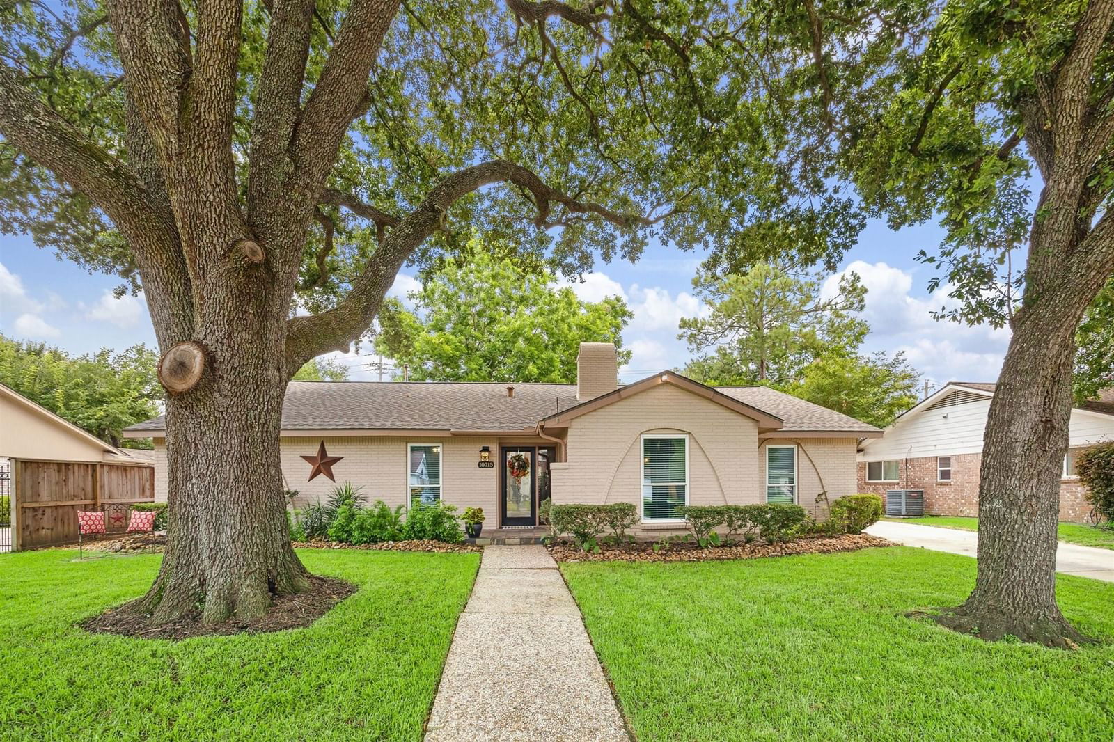 Real estate property located at 10715 Cedar Creek, Harris, Walnut Bend Sec 06, Houston, TX, US