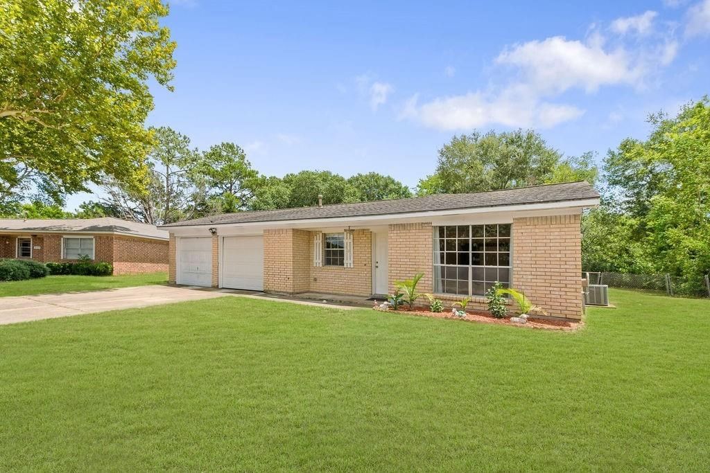 Real estate property located at 521 Gardenia, Brazoria, Munson Plaza Angleton, Angleton, TX, US