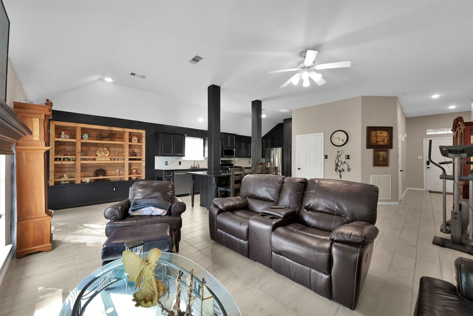 Real estate property located at 220 Doncaster, Montgomery, Conroe, TX, US