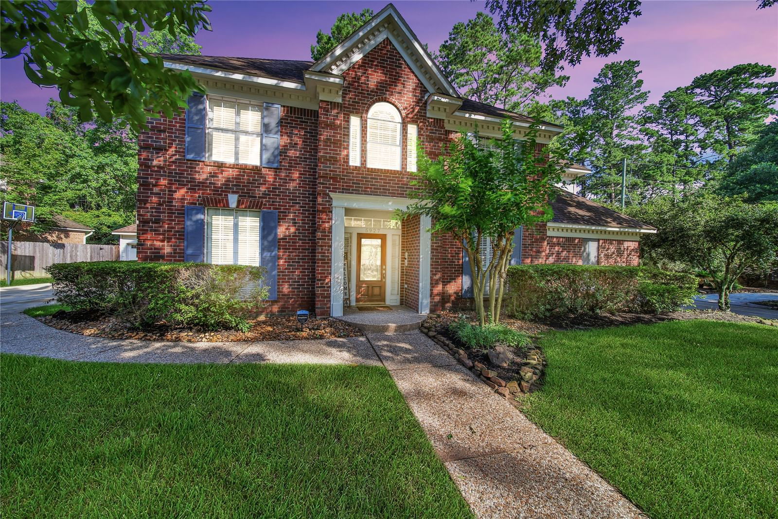 Real estate property located at 5927 Juniper Bluff, Harris, Kings Point Village Sec 08, Kingwood, TX, US